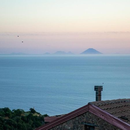 Palazzo Del Diplomatico Villa Belmonte Calabro Dış mekan fotoğraf