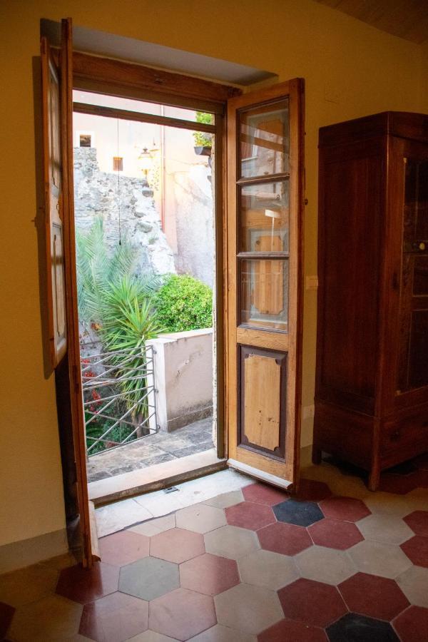 Palazzo Del Diplomatico Villa Belmonte Calabro Dış mekan fotoğraf