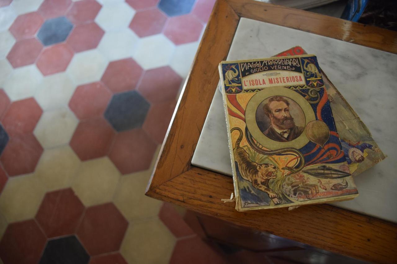 Palazzo Del Diplomatico Villa Belmonte Calabro Dış mekan fotoğraf